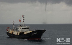 Tàu cá Trung Quốc bị chìm ở Biển Đông, 14 ngư dân được cứu