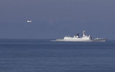 Tàu Trung Quốc hung hăng đâm móp tàu Kiểm ngư Việt Nam