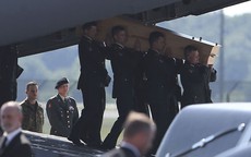 Hà Lan trang trọng đón các thi thể nạn nhân vụ MH17