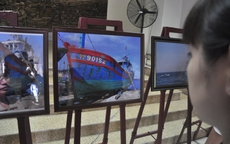 Trưng bày hình ảnh và video clip tàu cá bị tàu Trung Quốc đâm chìm