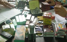 Bắt người phụ nữ bán thuốc kích dục ở chợ Đông Hà
