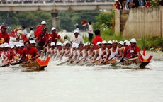 Lễ hội đua thuyền trên quê hương Đại tướng