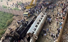 50 học sinh chết thảm vì bị tàu hỏa đâm
