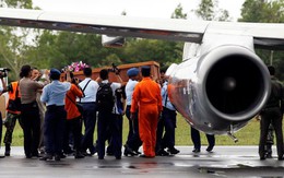 Ngày thứ 4 tìm kiếm máy bay AirAsia: Tìm được tất cả 7 thi thể, máy bay mất tích nằm dưới đáy biển