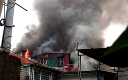 Hà Nội: Cháy lớn tại phố Hàng Bồ