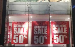 'Sale off 50%': Khách ngắm cho vui, ế vẫn hoàn ế