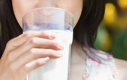 Uống quá nhiều sữa tăng gấp đôi nguy cơ chết sớm