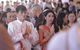 Công Vinh - Thủy Tiên làm lễ cưới trang trọng tại chùa