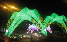 Dân Sài Gòn thích thú với con đường đầy đèn led