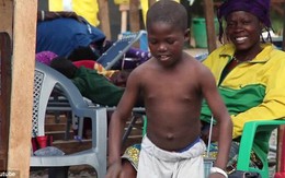Cậu bé thoát chết kỳ diệu khỏi nạn dịch Ebola