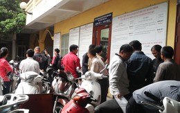 Đổi giấy phép lái xe ở Hà Nội: Nơi dồn cục, chỗ vắng tanh