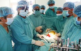 Bệnh viện Trung ương Huế: Lần đầu tiên thực hiện cấy tim nhân tạo bán phần