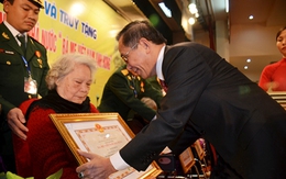 Phong tặng và truy tặng danh hiệu Bà Mẹ Việt Nam anh hùng