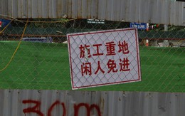 Cảnh báo tại công trình đường sắt trên cao: Tiếng Trung lấn át tiếng Việt