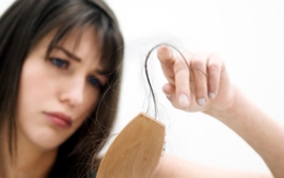 Bệnh rụng tóc và cách chữa trị bằng đông y