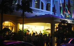 Ba người đội khăn tang xông vào tiệc cưới