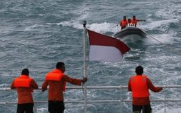 Vụ QZ8501: Thợ lặn kể chuyện vật lộn với biển dữ, vớt nạn nhân