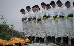 Chìm tàu ở Trung Quốc: Lặng người bên những thi thể nạn nhân