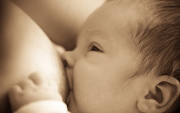 Có nên cho trẻ sơ sinh uống cốm vi sinh?