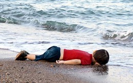 Tác giả "hóa đá" khi chụp bức ảnh thi thể bé trai người Syria