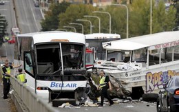 Tai nạn xe buýt nghiêm trọng, hơn 50 người thương vong