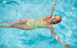 Cách đơn giản phòng tránh viêm tai do bơi lội mùa nắng nóng