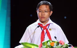 Thần đồng tin học kể về hạnh phúc khi được đi máy bay