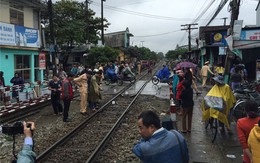 Nam thanh niên vừa cưới vợ lao vào tàu tự tử