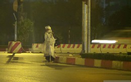 Người phụ nữ quấn đồ trắng xuất hiện giữa đêm khuya tại Hà Nội