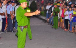 Hàng trăm cảnh sát bao vây nghi can cố thủ trong ngân hàng