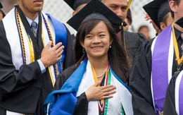 Nữ sinh gốc Việt 17 tuổi giành suất vào Harvard