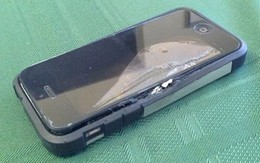 Nhập viện cấp cứu vì iPhone 5c bất ngờ nổ trong túi quần