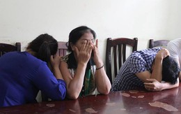 Tạm giữ nhóm chèo kéo bán vé trận Việt Nam - Man City