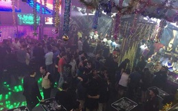 Đột kích quán bar, nhiều tay chơi hoảng hốt bỏ chạy