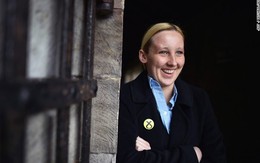 Nữ sinh 20 tuổi trở thành nghị sĩ trẻ nhất nước Anh