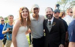 Tổng thống Obama cười thả ga khi tình cờ dự đám cưới