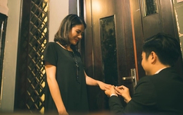 Vân Trang khoe ảnh được bạn trai quỳ gối cầu hôn