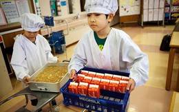 Những bài học trẻ em Nhật Bản được dạy từ bữa ăn trưa ở trường