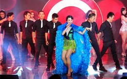 Điểm lại loạt trang phục "khó quên" nhất tại The Remix