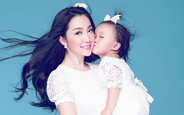 Con gái Linh Nga thắm thiết hôn mẹ