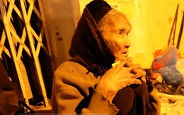 Câu chuyện về bà cụ bán chanh trong đêm lạnh Hà Nội khiến nhiều người xót xa