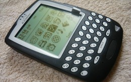 Vẫn nhiều người chơi điện thoại BlackBerry màn hình đơn sắc