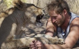 Kỳ lạ chàng trai thích ăn nằm cùng sư tử cái