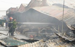 Hàng trăm tiểu thương trắng tay sau cháy chợ Phủ Lý