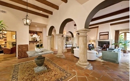 Hai biệt thự triệu đô đang rao bán của tài tử tai tiếng vì HIV