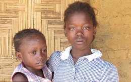 Xót thương phận mồ côi của những đứa trẻ sau thảm dịch Ebola