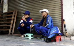 Hà Nội trong mưa phùn, gió rét 17 độ C