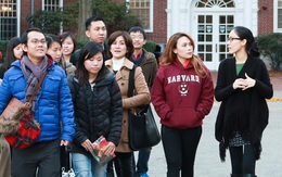 Mỹ Tâm thăm sinh viên Việt Nam ở Đại học Harvard