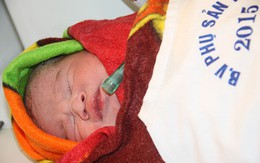 Đón trẻ sơ sinh đầu tiên của năm 2015 tại BV Phụ sản TƯ