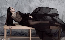 Huyền Ny 'ngực trần' táo bạo trên Vogue Ý